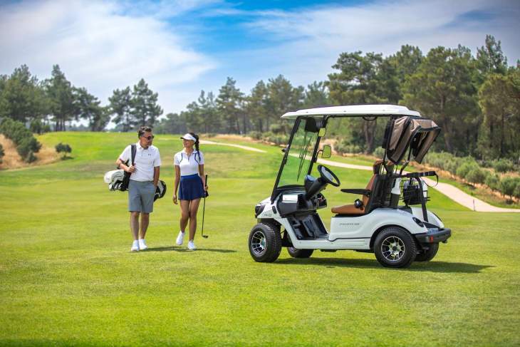 Elektrikli Golf Araçları: Geleceğin Sürdürülebilir Ulaşım Çözümü